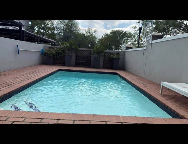1 BEDROOM APARTMENT FOR SALE IN BRYANSTON